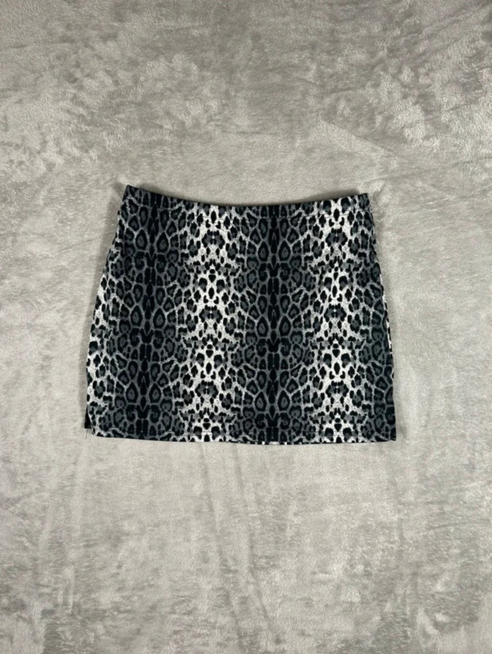 y2k leopard print mini skirt size L